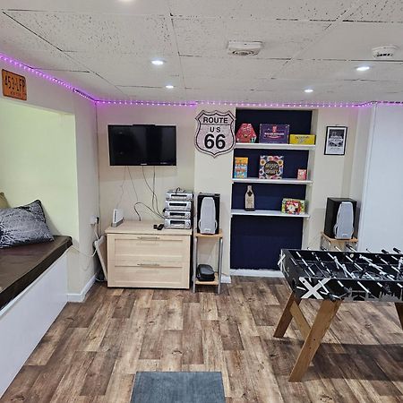 Ground Floor Apartment Up To 6 Guests With Games Chill Out Room Скарборо Экстерьер фото