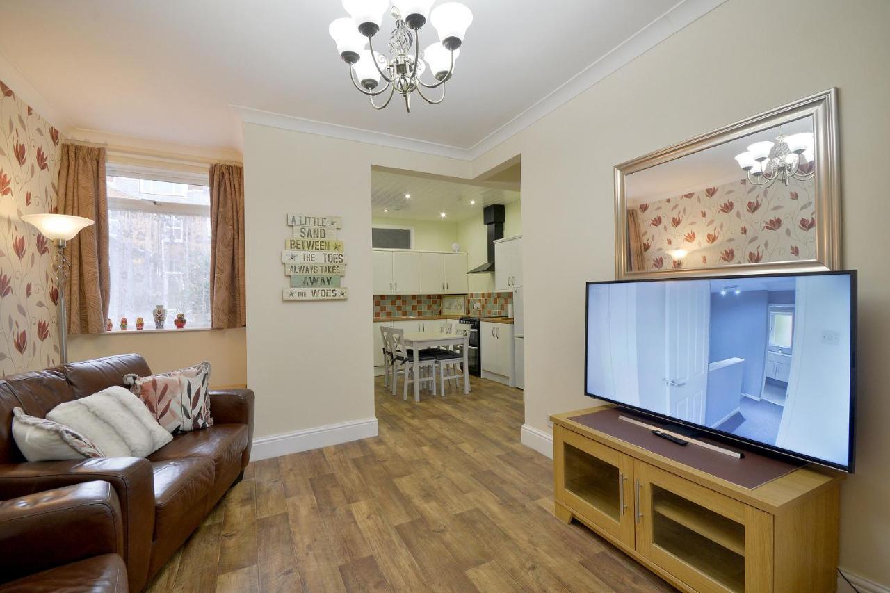 Ground Floor Apartment Up To 6 Guests With Games Chill Out Room Скарборо Экстерьер фото