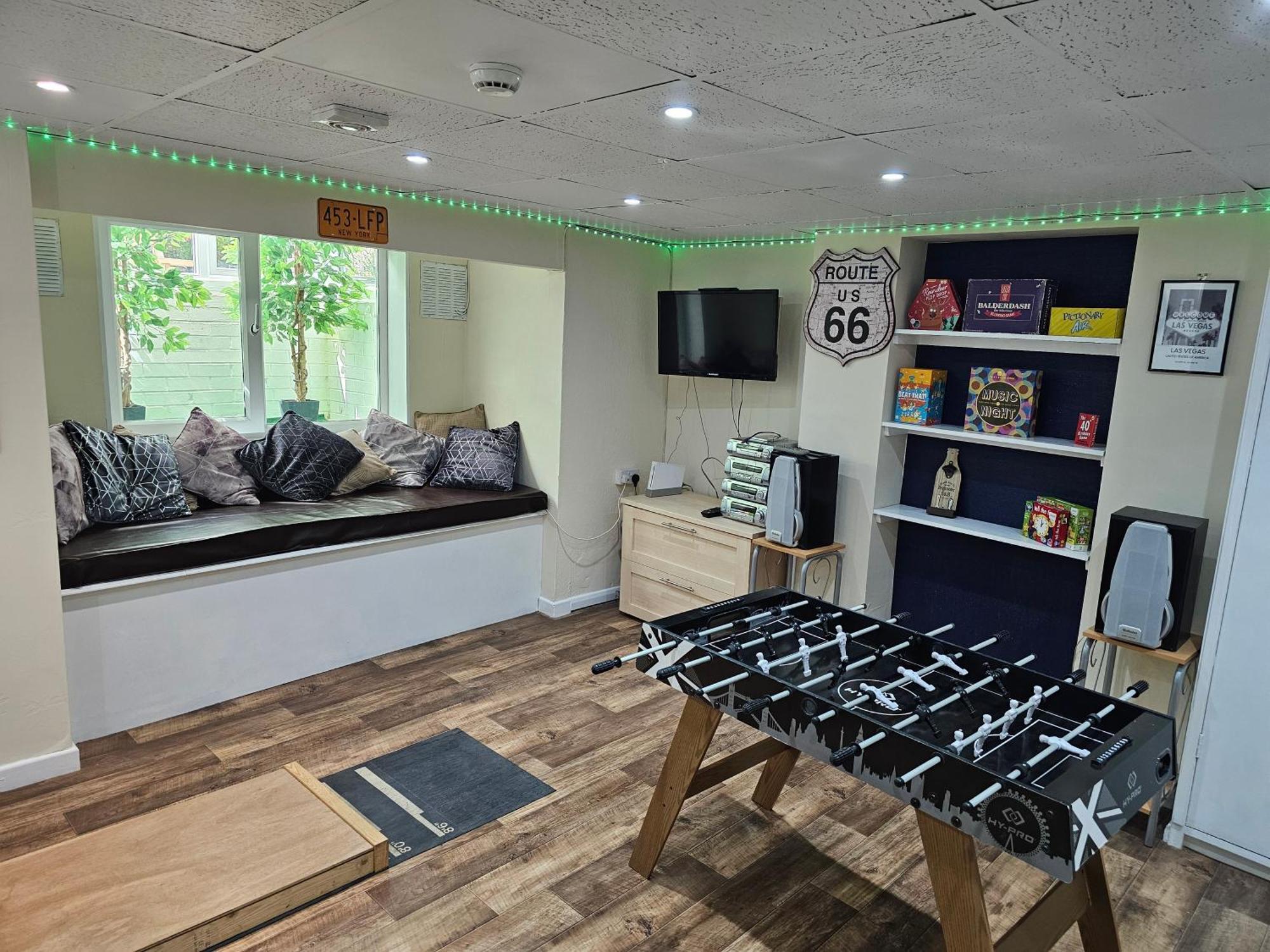 Ground Floor Apartment Up To 6 Guests With Games Chill Out Room Скарборо Экстерьер фото